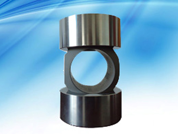 Tungsten carbide spray ball valve